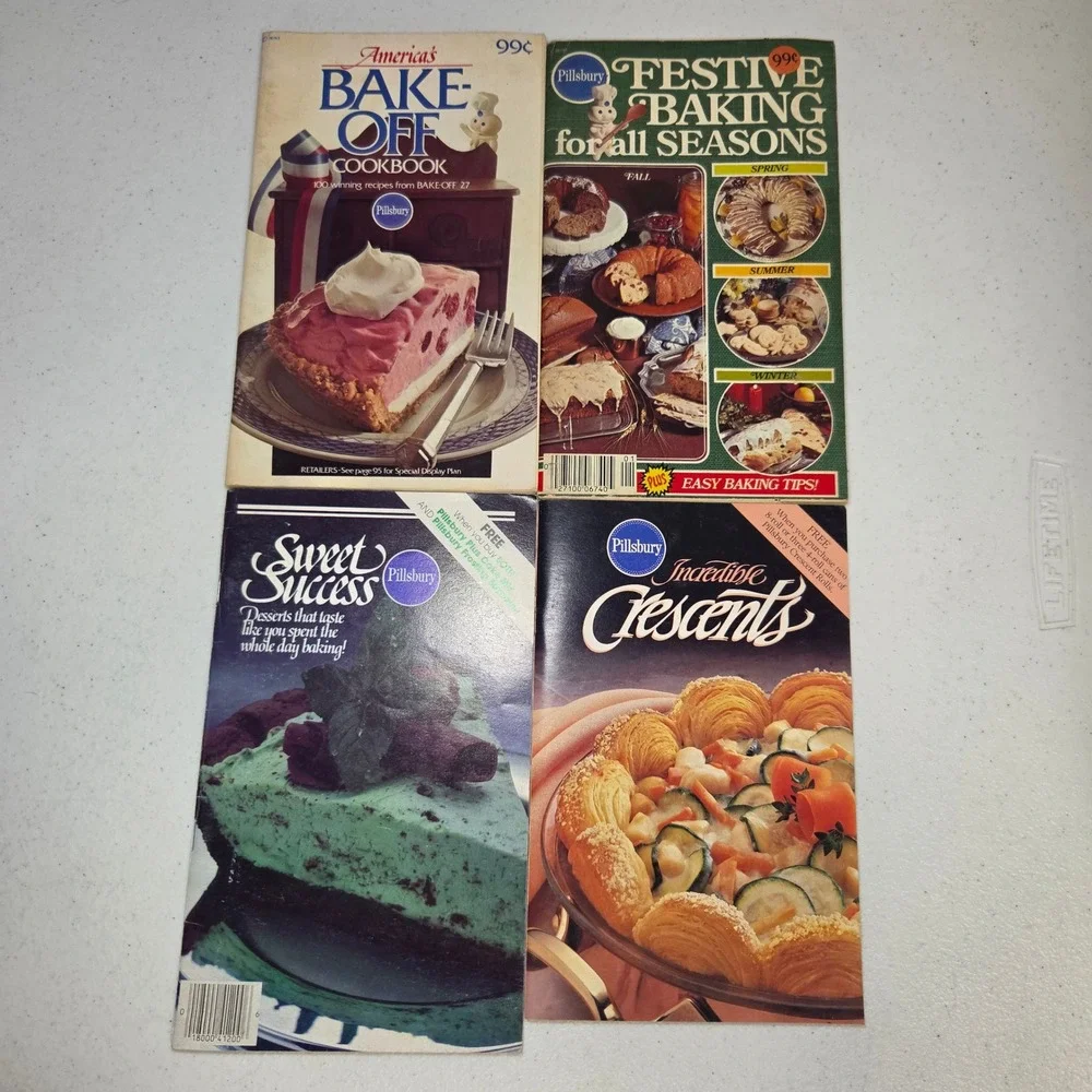 Vintage Pillsbury Cookbook Booklet Lot 1980s Bake-Off Festive Baking Crescents